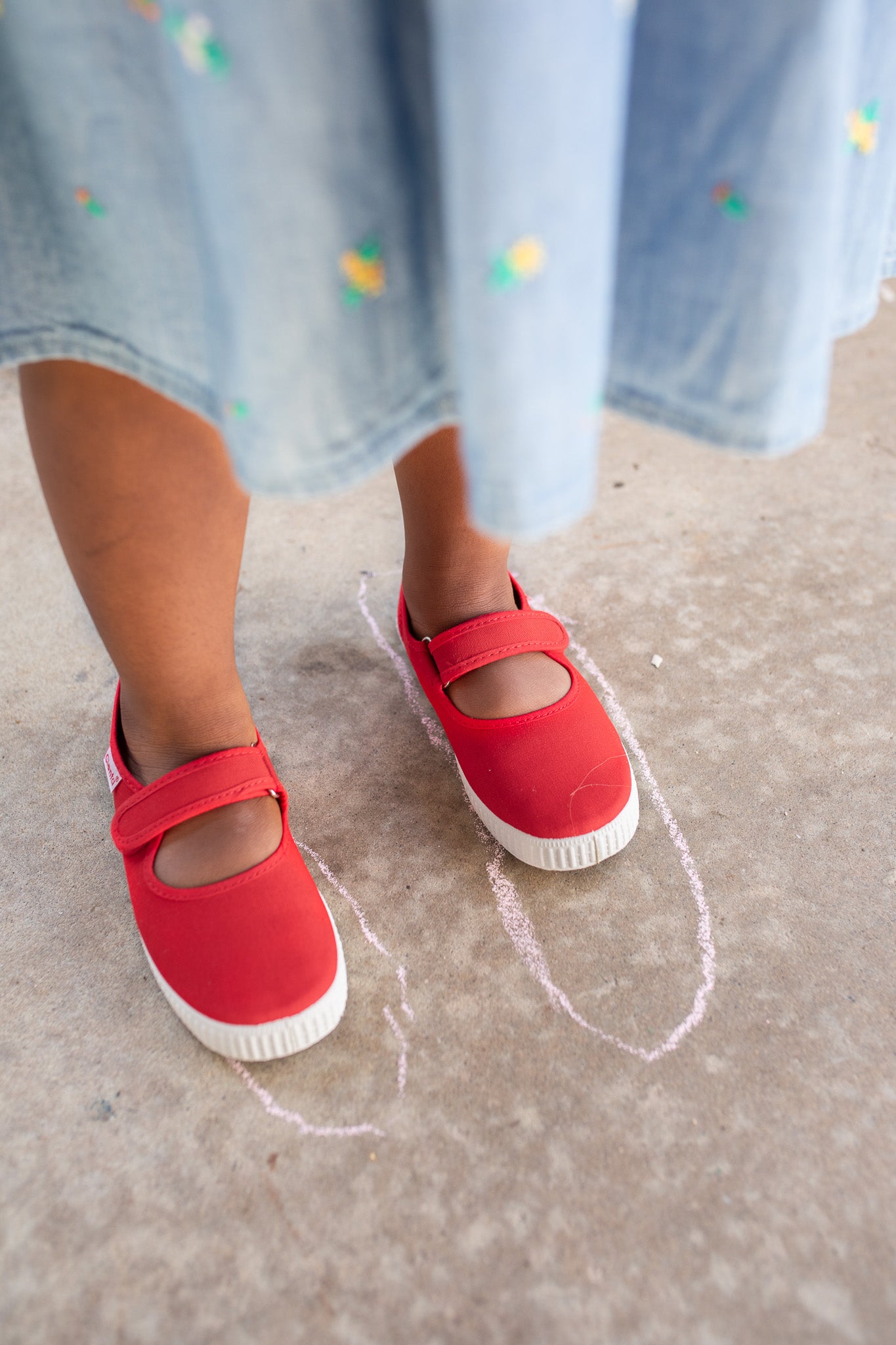 cientas in red, unisex play shoes, shoe subscription box